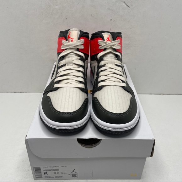 Nike Air Jordan 1 Retro Mid WMNS SE “Newspaper” 2022 - Picture 2 of 4